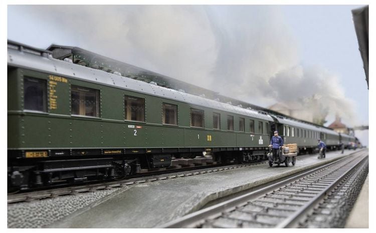 Produktbild: M&auml;rklin 042514 H0 Wagen-Set zur BR19 DR/DDR