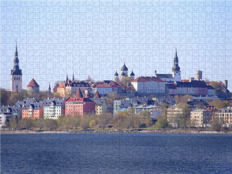 Produktbild: CALVENDO Puzzle Tallinn: Stadtpanorama mit Domberg | 1000 Teile Lege-Gr&ouml;&szlig;e 64x48cm Foto-Puzzle f&uuml;r gl&uuml;ckliche Stunden