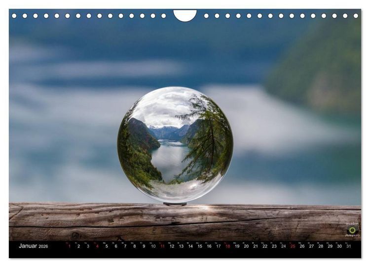 Produktbild: Glaskugel, Die Welt ist eine Kugel (Wandkalender 2026 DIN A4 quer), CALVENDO Monatskalender