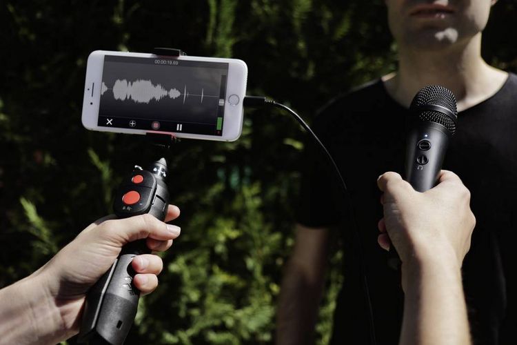 Produktbild: Handymikrofon IK Multimedia iRig Mic HD 2 &Uuml;bertragungsart (Details):Kabelgebunden inkl. Kabel, inkl. Tasche, inkl. Stativ