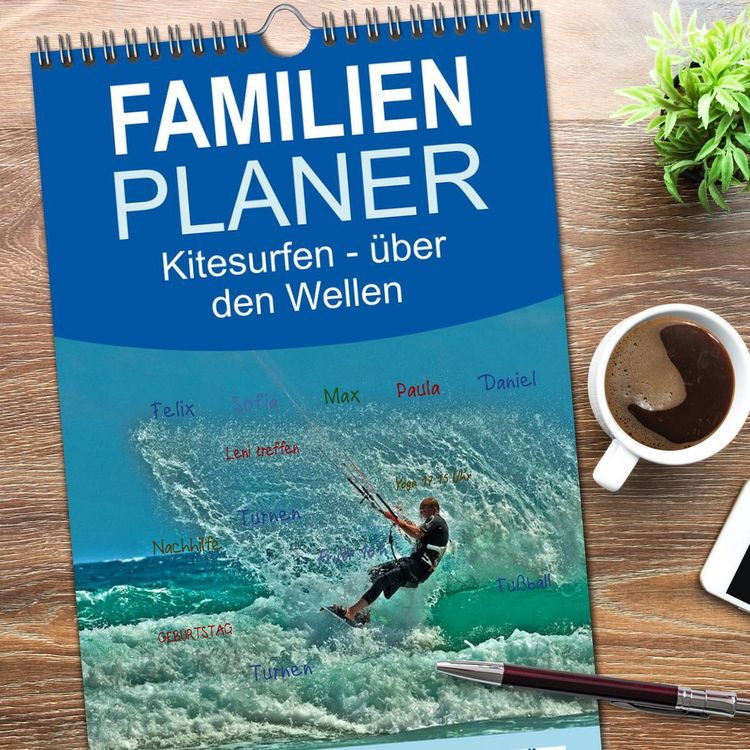 Produktbild: Familienplaner 2026 - Kitesurfen - &uuml;ber den Wellen mit 5 Spalten (Wandkalender, 21 x 45 cm) CALVENDO