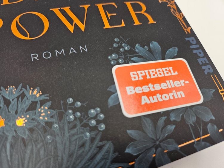 Produktbild: Her Dark Power