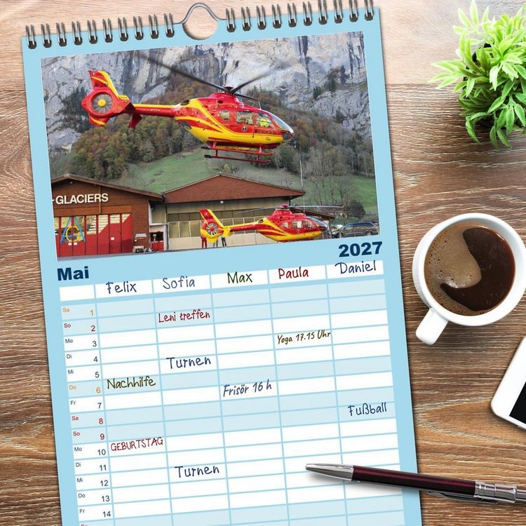 Produktbild: Familienplaner 2027 - Helikopter in der Luft mit 5 Spalten (Wandkalender, 21 x 45 cm) CALVENDO