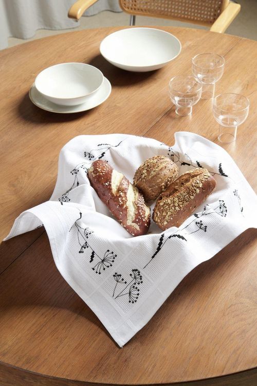 Produktbild: Stickpackung Gez&auml;hlter Kreuzstich, Brotdeckchen Gr&auml;ser
