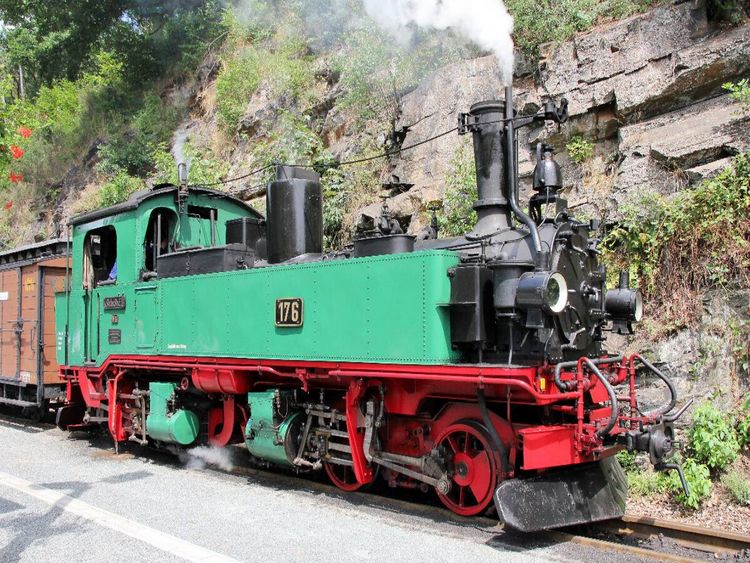 Produktbild: CALVENDO Puzzle Traditionslok s&auml;. IV K auf der Wei&szlig;eritztalbahn | 1000 Teile Lege-Gr&ouml;&szlig;e 64x48cm Foto-Puzzle f&uuml;r gl&uuml;ckliche Stunden