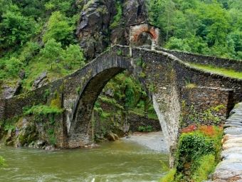 Produktbild: CALVENDO Puzzle Lanzo Torinese | 1000 Teile Lege-Gr&ouml;&szlig;e 64x48cm Foto-Puzzle f&uuml;r gl&uuml;ckliche Stunden