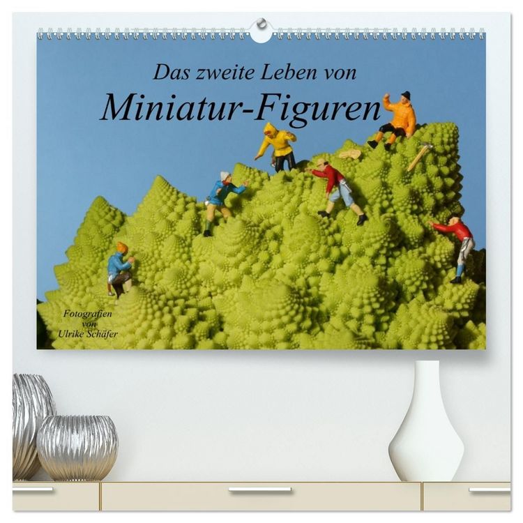 Produktbild: Das zweite Leben von Miniatur-Figuren (hochwertiger Premium Wandkalender 2027 DIN A2 quer), Kunstdruck in Hochglanz