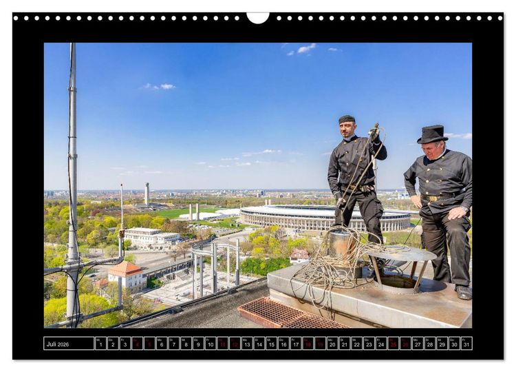 Produktbild: Schornsteinfeger &uuml;ber Berlin - Die Gl&uuml;cksbringer auf den D&auml;chern der Hauptstadt (Wandkalender 2026 DIN A3 quer), CALVENDO Monatskalender