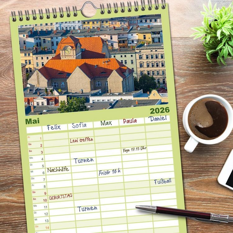 Produktbild: Familienplaner 2026 - Halle an der Saale von oben mit 5 Spalten (Wandkalender, 21 x 45 cm) CALVENDO