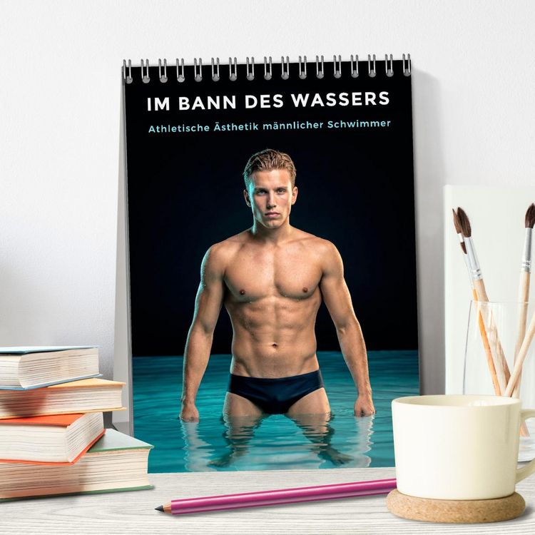 Produktbild: Im Bann des Wassers - Athletische &Auml;sthetik m&auml;nnlicher Schwimmer (Tischkalender 2027 DIN A5 hoch), CALVENDO Monatskalender