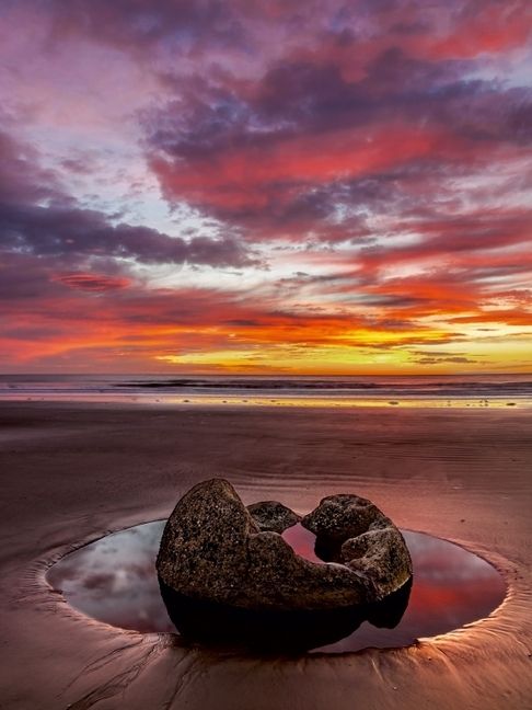 Produktbild: Magischer Augenblick bei den Moeraki Boulders, Neuseeland (Puzzle)