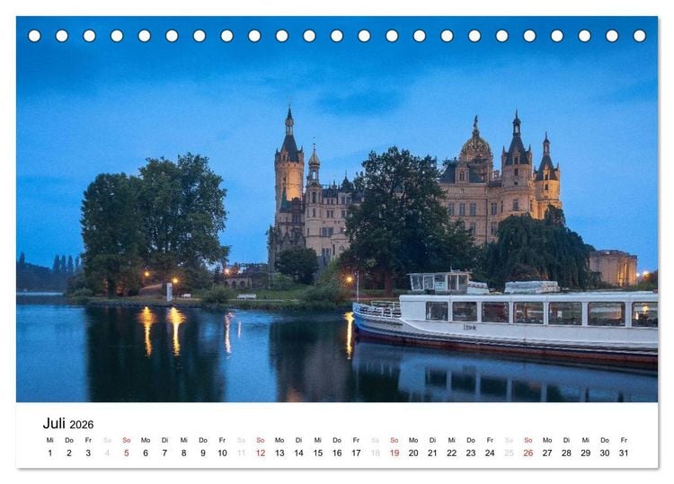 Produktbild: Schweriner M&auml;rchenschloss (Tischkalender 2026 DIN A5 quer), CALVENDO Monatskalender