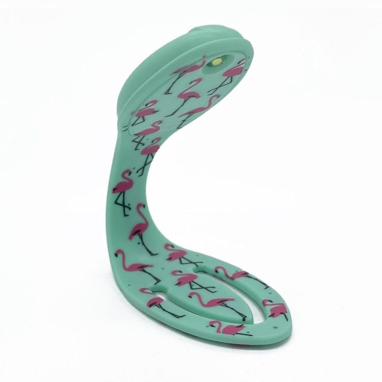 Produktbild: Flexilight Leselicht (Flamingo) - 2 in 1 Leselampe & Lesezeichen - Geschenk für Leser, Buchliebhaber - Deutsche Ausgabe