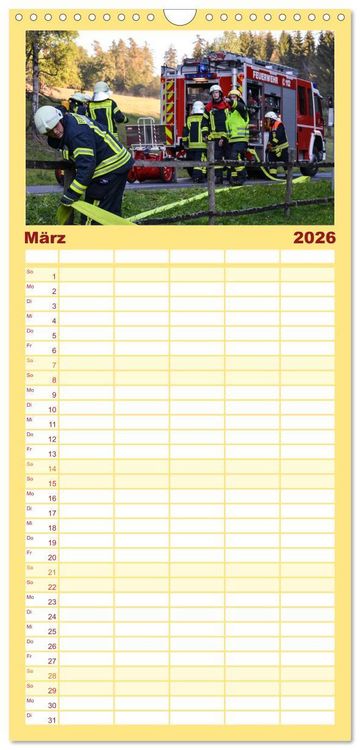 Produktbild: Familienplaner 2026 - FEUERWEHR IM EINSATZ mit 5 Spalten (Wandkalender, 21 x 45 cm) CALVENDO