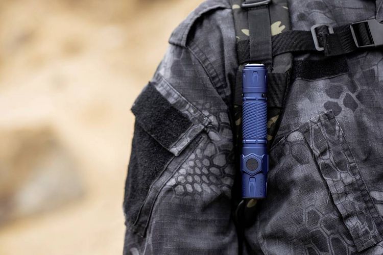 Produktbild: OLight LED Mini-Taschenlampe mit Holster, mit G&uuml;rtelclip akkubetrieben 178g