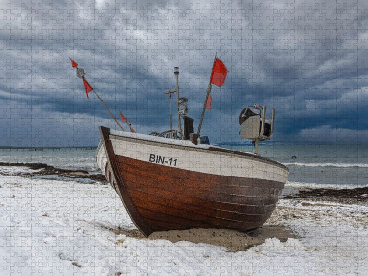 Produktbild: CALVENDO Puzzle Fischerboot in Binz | 1000 Teile Lege-Gr&ouml;&szlig;e 64x48cm Foto-Puzzle f&uuml;r gl&uuml;ckliche Stunden