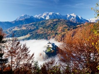 Produktbild: CALVENDO Puzzle Ein Nebelteppich rund um die Burg Hohenwerfen | 1000 Teile Lege-Gr&ouml;&szlig;e 64x48cm Foto-Puzzle f&uuml;r gl&uuml;ckliche Stunden