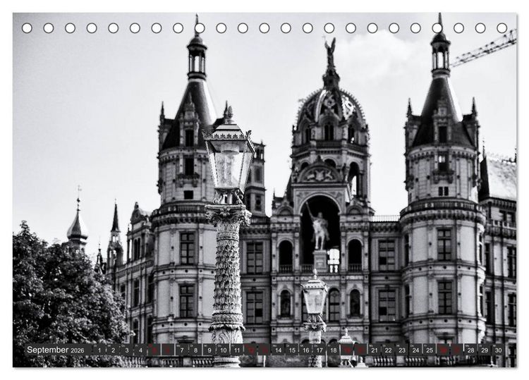 Produktbild: Ein Blick auf Schwerin (Tischkalender 2026 DIN A5 quer), CALVENDO Monatskalender