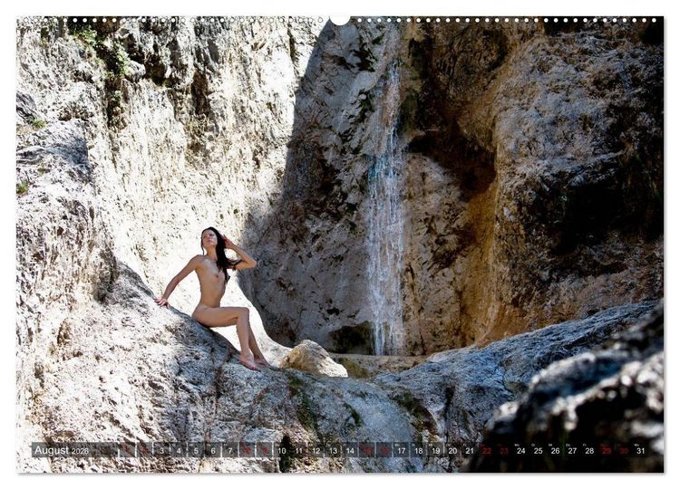 Produktbild: Akt und Natur - im Zauberwald (hochwertiger Premium Wandkalender 2026 DIN A2 quer), Kunstdruck in Hochglanz