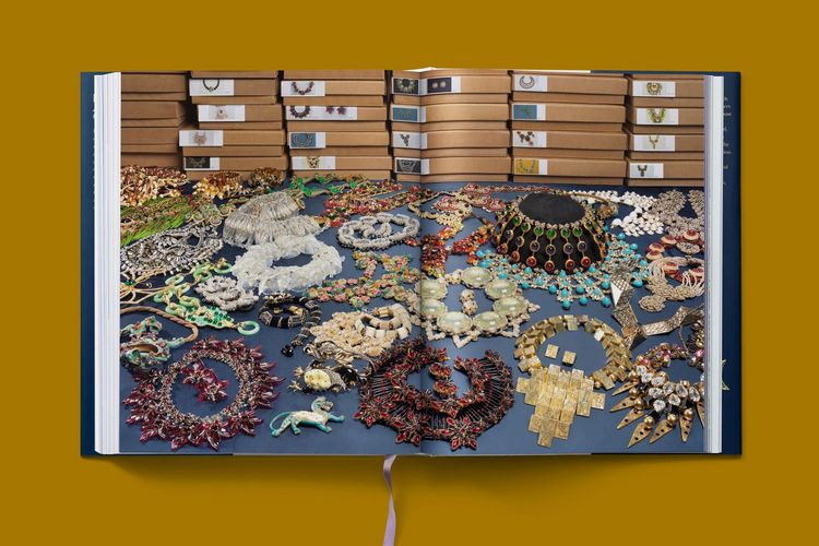 Produktbild: Costume Jewelry