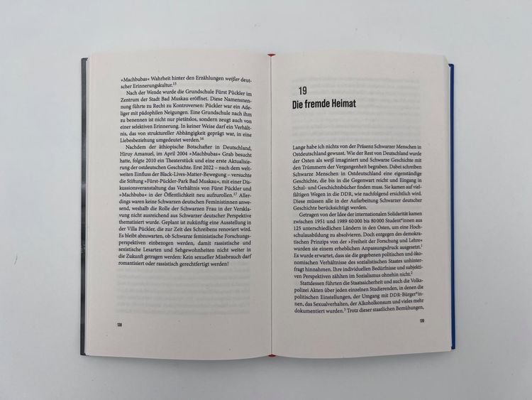 Produktbild: Schwarz. Deutsch. Weiblich.