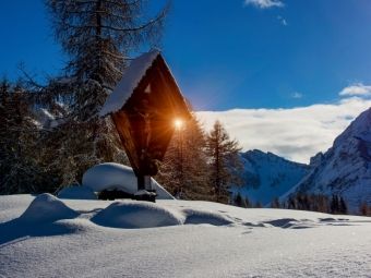 Produktbild: CALVENDO Puzzle Wegkreuz in den Bergen / S&uuml;dtirol | 1000 Teile Lege-Gr&ouml;&szlig;e 64x48cm Foto-Puzzle f&uuml;r gl&uuml;ckliche Stunden