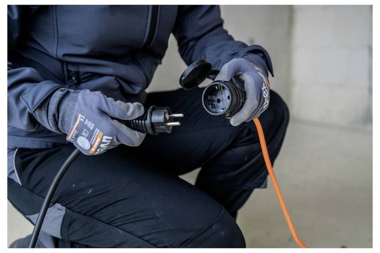 Produktbild: Brennenstuhl 1169940 Strom Verl&auml;ngerungskabel Orange 20 m AT-N05V3V3-F 3G 1,5 mm&sup2; UV-Best&auml;ndig