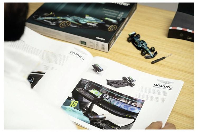 Produktbild: FRANZIS 67325 - Aston Martin Aramco Formel 1 Adventskalender