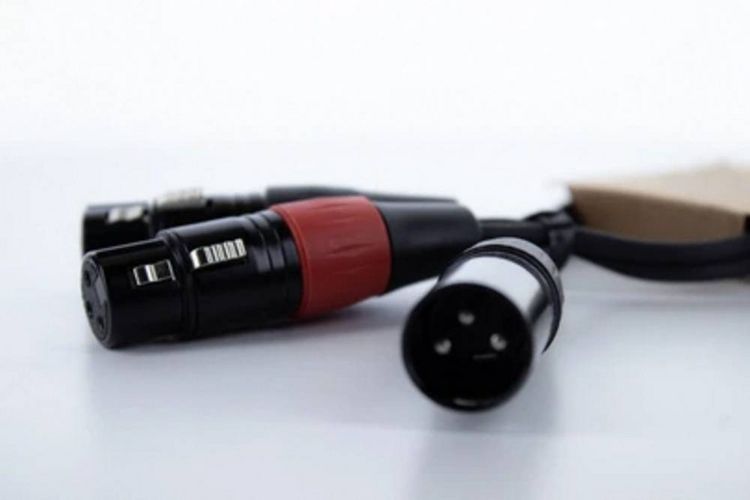 Produktbild: Cordial EY 0,3 MFF XLR Y-Adapter [1x XLR-Stecker 3 polig - 2x XLR-Buchse 3 polig] 0.30 m Schwarz