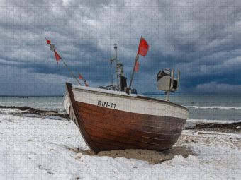 Produktbild: CALVENDO Puzzle Fischerboot in Binz | 1000 Teile Lege-Gr&ouml;&szlig;e 64x48cm Foto-Puzzle f&uuml;r gl&uuml;ckliche Stunden