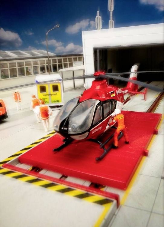 Produktbild: Faller H0 Hubschrauber EC135 Luftrettung Hubschrauber 1:87 131020