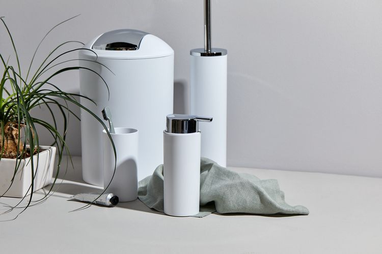 Produktbild: Bad Accessoire Set Mod. Calvo wei&szlig; matt, 4 tlg., Seifenspender, Zahnputzbecher, Toilettenb&uuml;rste &