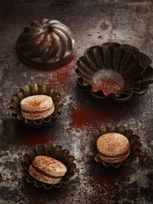 Produktbild: CALVENDO Puzzle Macarons mit Karamell und Kakao | 1000 Teile Lege-Gr&ouml;&szlig;e 64x48cm Foto-Puzzle f&uuml;r gl&uuml;ckliche Stunden