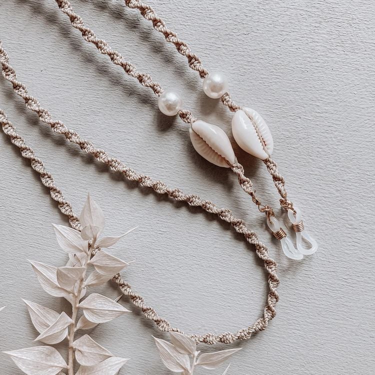 Produktbild: Modische Accessoires kn&uuml;pfen