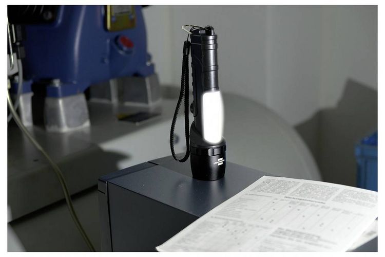 Produktbild: Brennenstuhl LuxPremium THL 300 1178690 LED Taschenlampe mit Handschlaufe batteriebetrieben 360 lm 190 g
