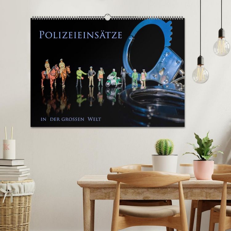 Produktbild: Polizeieins&auml;tze, in der gro&szlig;en Welt (Wandkalender 2026 DIN A2 quer), CALVENDO Monatskalender