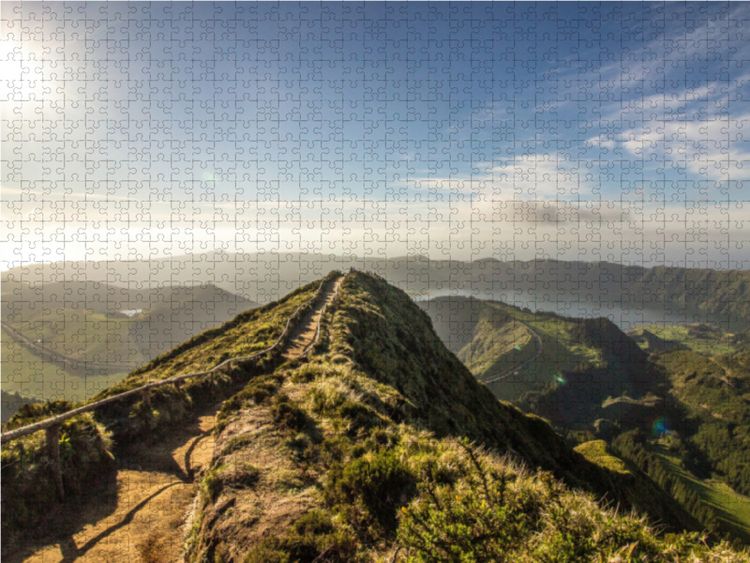 Produktbild: CALVENDO Puzzle Traumhaftes Landschaftsbild mit Blick auf einen See innerhalb eines Vulkankraters der Azoreninsel S&atilde;o Miguel und im Hintergrund das Meer 1000 Teile Lege-Gr&ouml;&szlig;e 64 x 48 cm Foto-Puzzle Bild von Jessica Freymark