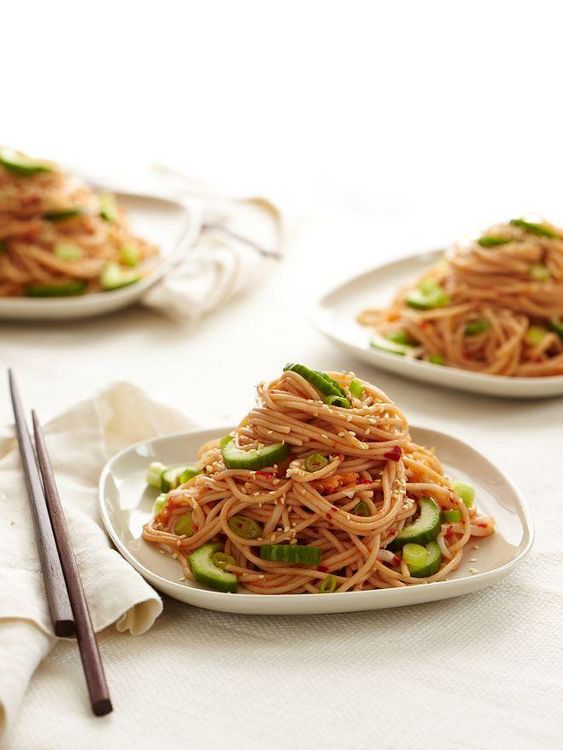 Produktbild: Forks Over Knives - The Cookbook
