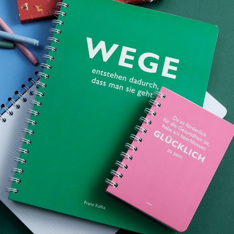 Produktbild: Ringbuch A4, "Wege entstehen dadurch, dass man sie geht." (Franz Kafka)