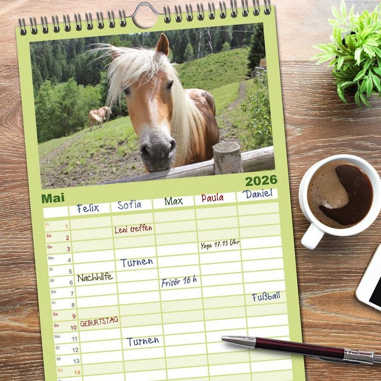 Produktbild: Familienplaner 2026 - Alpenpferde mit 5 Spalten (Wandkalender, 21 x 45 cm) CALVENDO