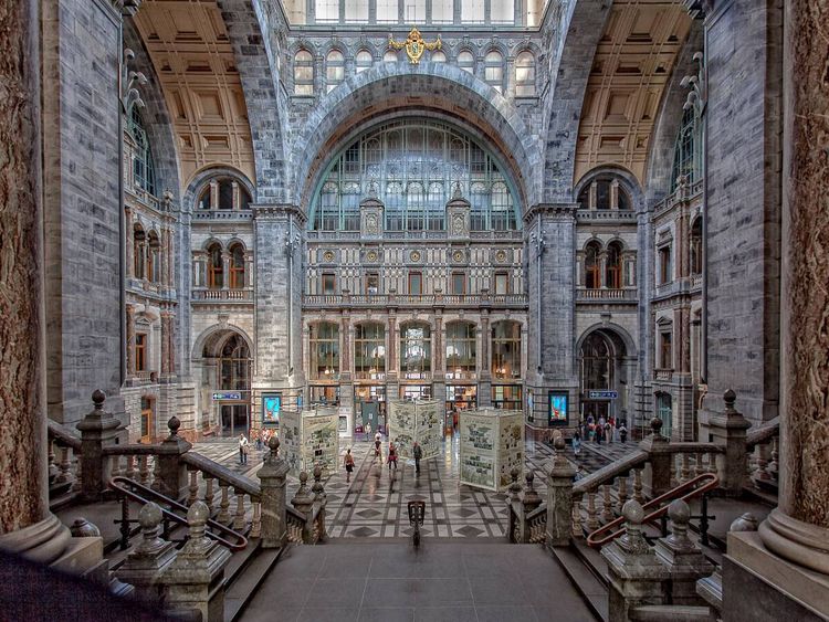 Produktbild: CALVENDO Puzzle Ein Motiv aus dem Kalender Antwerpens Hauptbahnhof - Eine Reise durch die Zeiten | 1000 Teile Lege-Gr&ouml;&szlig;e 64x48cm Foto-Puzzle f&uuml;r gl&uuml;ckliche Stunden