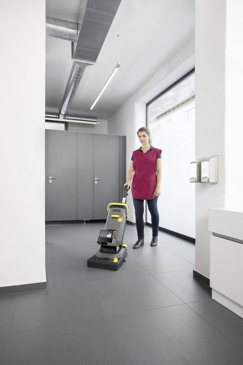Produktbild: K&auml;rcher Professional BR 30/4 C Bp Nachl&auml;ufer-Scheuersaugmaschine akkubetrieben 1St.