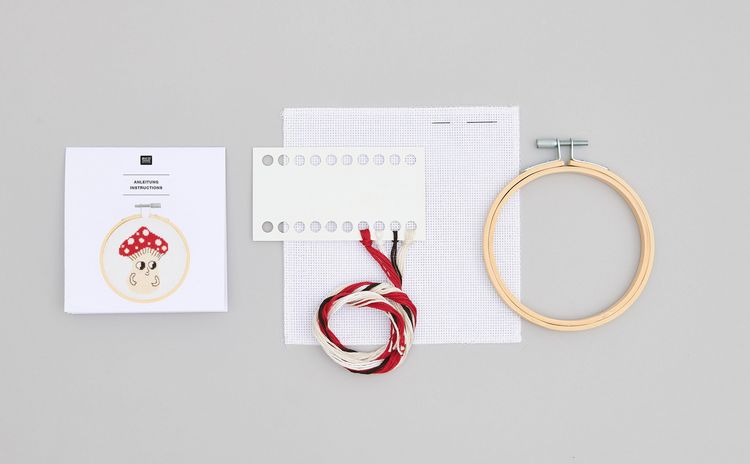 Produktbild: Stickpackung Gez&auml;hlter Kreuzstich, Shroom kleiner Pilz, inkl. Stickring &Oslash; 10 cm