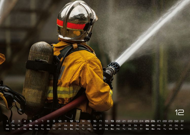 Produktbild: FIREFIGHTER - Retter in der Not - Feuerwehr - 2027 - Kalender DIN A3