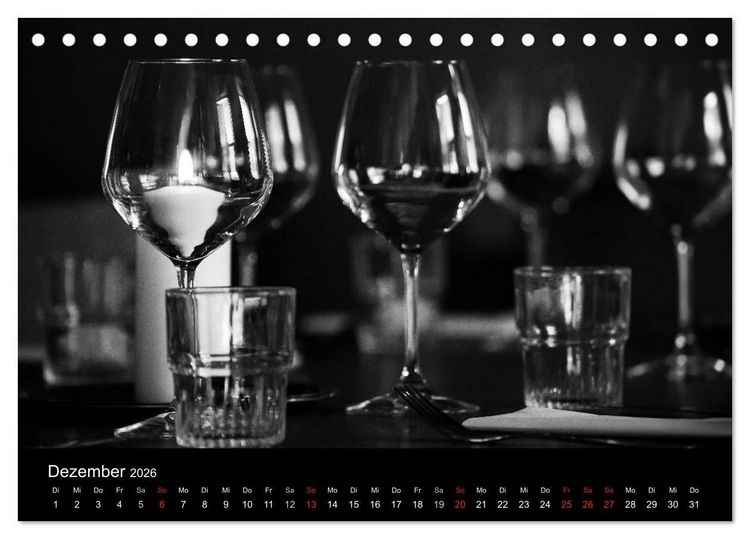 Produktbild: Objekte in schwarz weiss (Tischkalender 2026 DIN A5 quer), CALVENDO Monatskalender