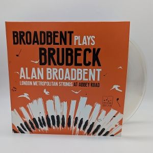 Produktbild: Broadbent Plays Brubeck