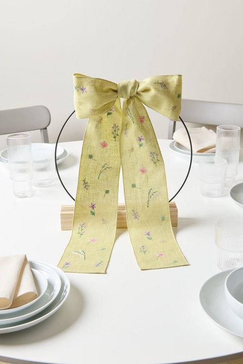 Produktbild: Stickpackung, Gez&auml;hlter Kreuzstich Schleife Wiesenbl&uuml;mchen, Salbei, 30 x 54 cm, 100% Leinen