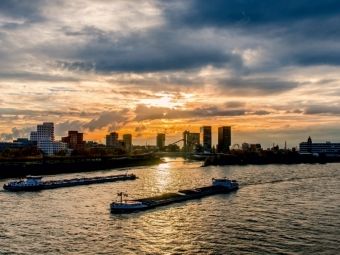 Produktbild: CALVENDO Puzzle Blick von der Rheinkniebr&uuml;cke auf den Medienhafen | 1000 Teile Lege-Gr&ouml;&szlig;e 64x48cm Foto-Puzzle f&uuml;r gl&uuml;ckliche Stunden