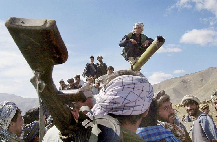 Produktbild: ... und Gott Schuf den Krieg