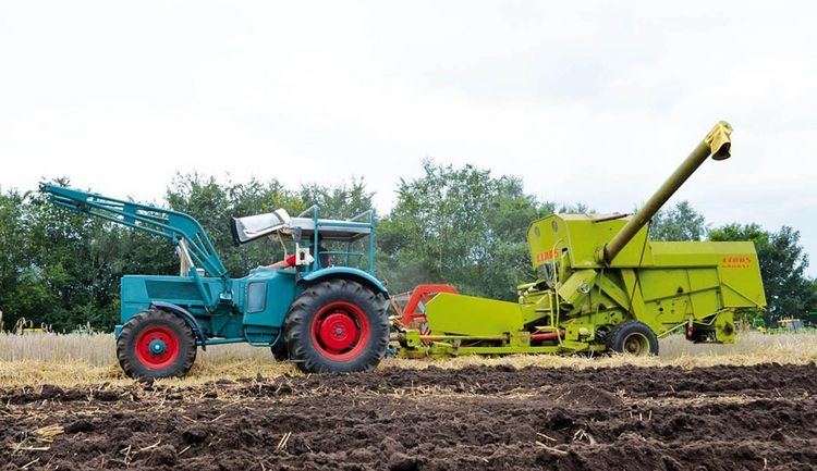 Produktbild: Jahrbuch Traktoren 2023